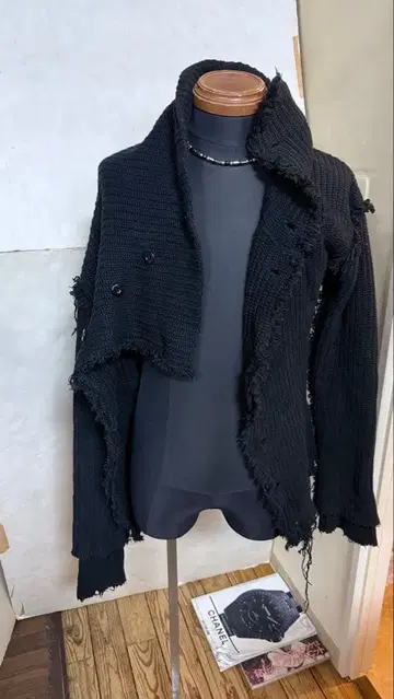 빌리디언 변형 커팅 가디건 사이즈 M 상당