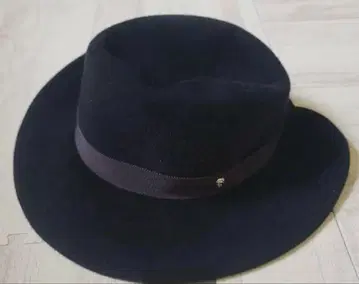 헬렌 카민스키 햇 블랙