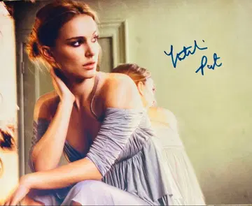 나탈리 포트만 친필 사인 사진 [ 사이즈 20cmX25cm ] r6