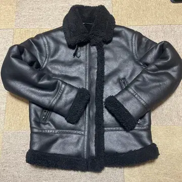 ZARA 보아 포함 블랙 가죽 자켓