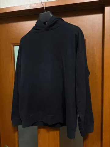 블랙 후드 부착 후드티 S-M