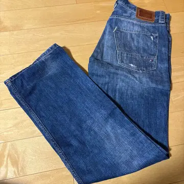 Tommy Hilfiger 데미지 가공 블루 데님