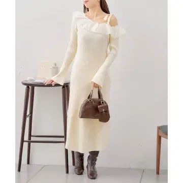 [ 특별 가격 ] 새상품 Chico 원숄더 프릴 어깨 리본 롱 원피스