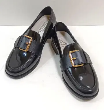 [ 거의 미사용 ] TEMPERATE 레인 로퍼 36 골드 버클 방수