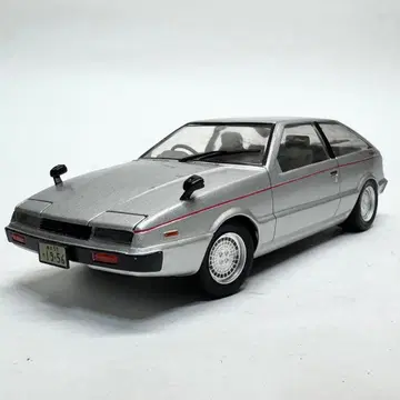 후지미 1/24 이스즈 피아짜 프라모델 완성품