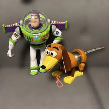 말하는 버즈 라이트이어 슬링키 도그 피규어