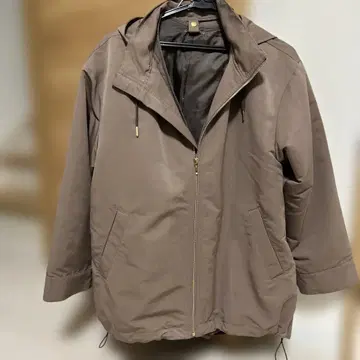 브라운 후드 부착 마운틴 파카