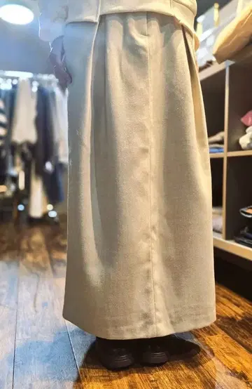 어반 울 스커트