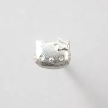 [ 새상품 ] LANIE 키티 헬로키티 귀걸이 팬시 산리오