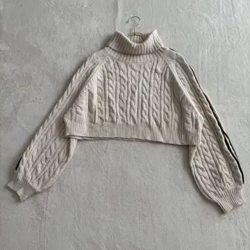 [ 잉그 ] ( M ) 케이블 짜임 니트 스웨터 터틀넥 리브 짜임 절개