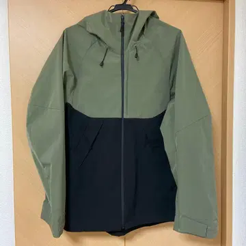 [새상품급] 남성용 XL 방수 방풍 마운틴 파카 올리브 그린 x 블랙