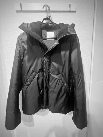 ESTNATION 후드 부착 블랙 다운 자켓