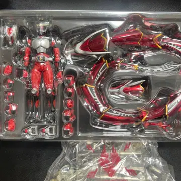 S.H.Figuarts 가면라이더 류우키 & 드라그레더