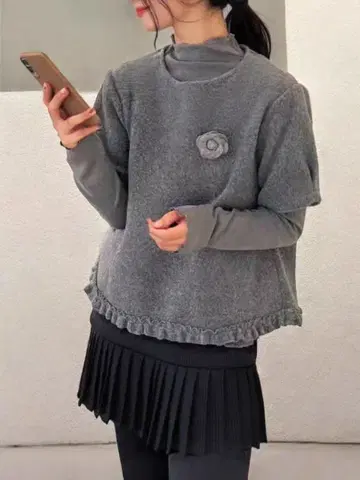 레이어드해서 즐기는 루즈핏 상의, 겨울 외출이나 모임, 데이트에 최적