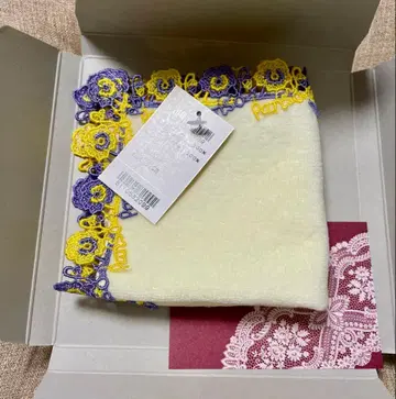 치카자와 레이스 부인화보 별주 팬지 손수건 미사용 새상품 크림