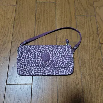 kipling 보라색 도트 무늬 숄더백