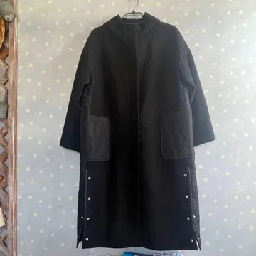 이종 소재 코트 울 퀼팅 롱 코트 블랙