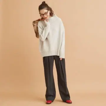 새상품급 유나이티드 애로우즈 터틀넥 니트 베이지