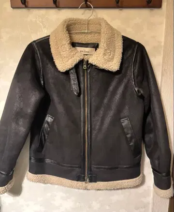 Le Melange 블랙 가죽 무스탕 코트