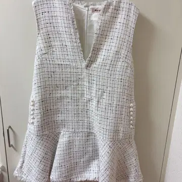 화이트 슬리브리스 미니 원피스