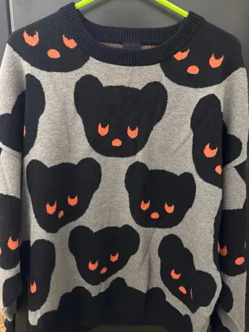 미피 스타일 한정판 블랙 베어 자카드 니트