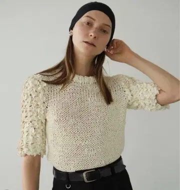 CLANE 프릴 하프 슬리브 핸드 니트 탑