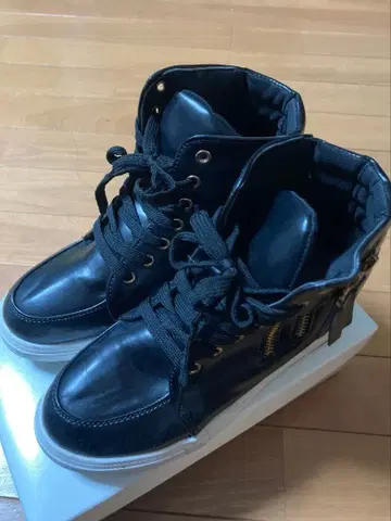 인솔 하이컷 스니커즈