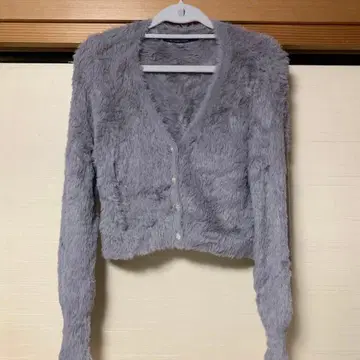 비쥬 버튼 페더 니트 가디건 안나수이 핀트