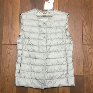 [ 새상품 ] UNIQLO 유니클로 울트라 라이트 다운 베스트 M 사이즈
