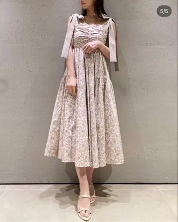 snidel 스나이델 숄더 리본 플라워 원피스 베이지 0