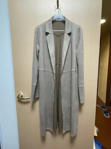 ZARA 베이지 롱 코트 M 사이즈