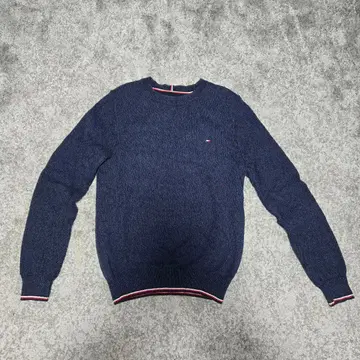 TOMMY HILFIGER 네이비 크루넥 스웨터