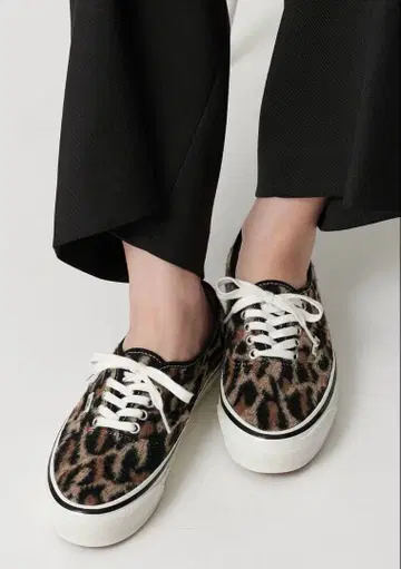 VANS 오센틱 44 레오파드 스니커즈