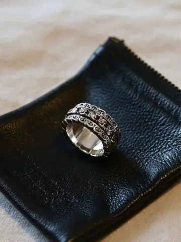 레더스 앤 트레져스 내로우 필리그리 리볼빙 링 13호