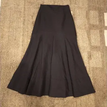 [12/15까지] 미라 오웬 머메이드 롱 스커트 네이비 알아바일