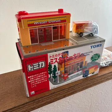 토미카 타운 미스터 도넛 (이스즈 엘프 1대 포함)