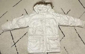 화이트 다운 자켓 후드 부착 (탈부착 가능)