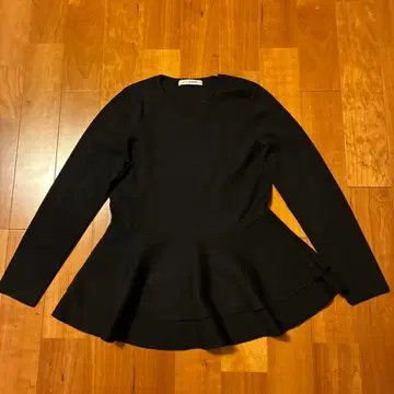 M 프리미어 블랙 페플럼 니트