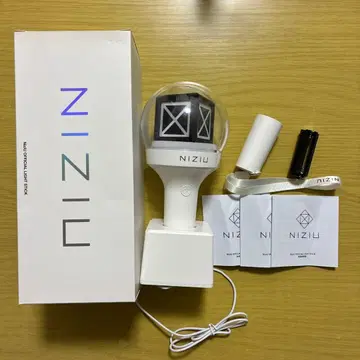 NIZIU 응원봉 충전 스탠드 포함