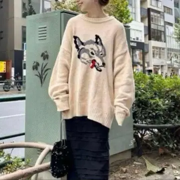 WHIMSIC 몰얀 로고 니트 풀오버 늑대