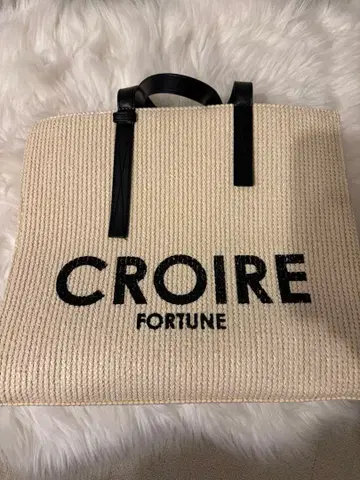 CROIRE 베이지 토트백