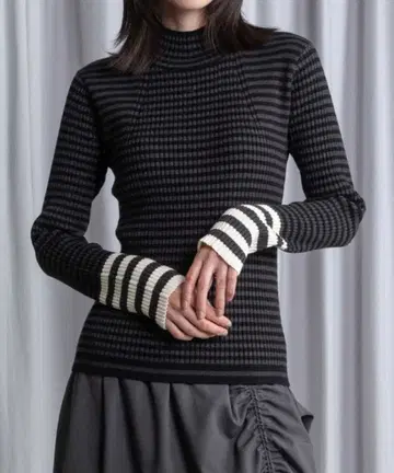 [ 새상품 미사용 ] MARECHAL TERRE 보더 터틀 리브 니트