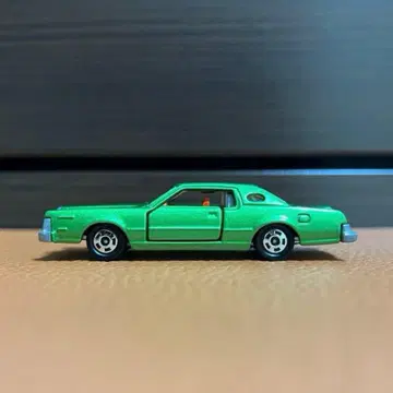 파란 상자 토미카 No. F4 포드 콘티넨탈 마크 IV