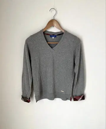 BLUE LABEL 그레이 V넥 스웨터