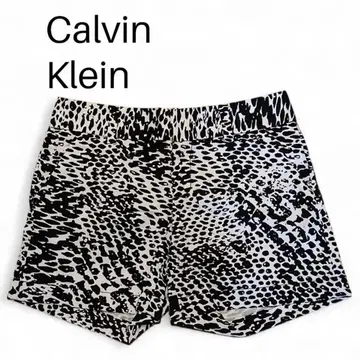 Calvin Klein 캘빈클라인 올 패턴 숏팬츠 화이트 블랙 새상품급