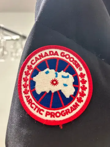 Canada Goose 다운 자켓 후드 부착