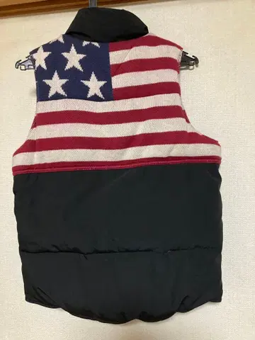 타미힐피거 미국 국기 디자인 리버서블 다운 베스트