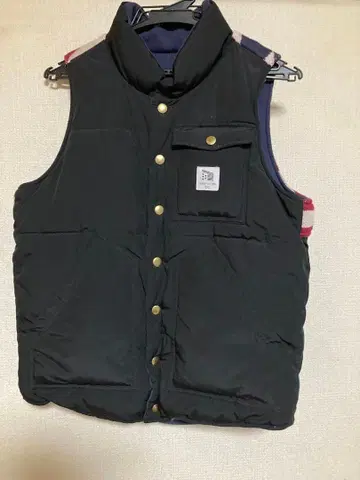 타미힐피거 미국 국기 디자인 리버서블 다운 베스트