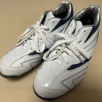 스파이크 슈즈 화이트/네이비 이그니오 26.5 신발