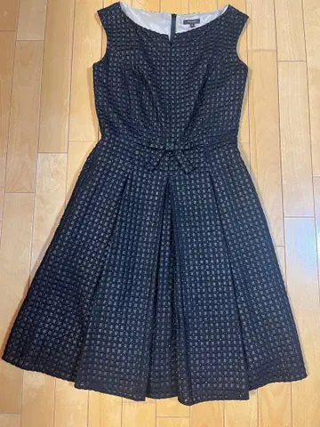 TOCCA 슬리브리스 무릎 기장 원피스 2